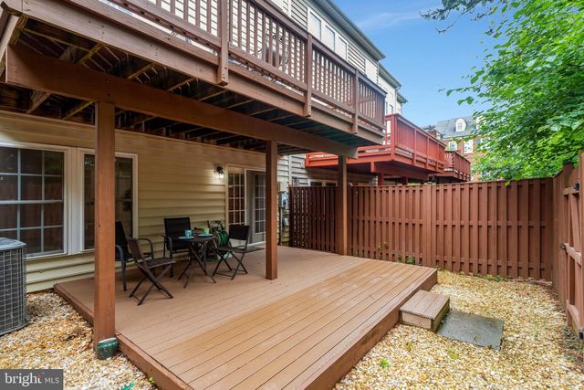 4694 HELEN WINTER TER, Alexandria, VA 22312