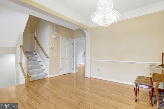 4694 HELEN WINTER TER, Alexandria, VA 22312