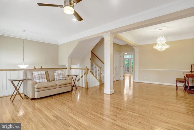 4694 HELEN WINTER TER, Alexandria, VA 22312