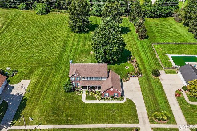 4301 Woodfield Place, Belleville, IL 62226
