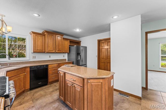 4301 Woodfield Place, Belleville, IL 62226