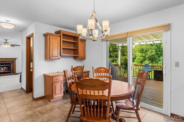 4301 Woodfield Place, Belleville, IL 62226