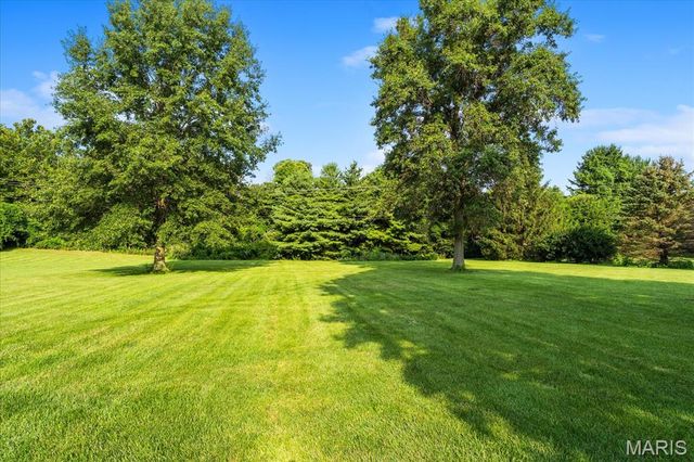 4301 Woodfield Place, Belleville, IL 62226