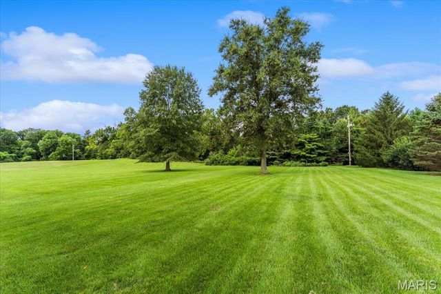 4301 Woodfield Place, Belleville, IL 62226