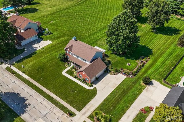 4301 Woodfield Place, Belleville, IL 62226