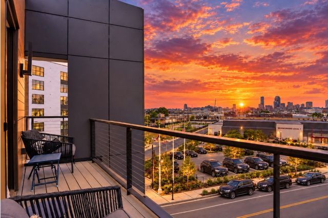 232 Old Colony Ave 506a, Boston, MA 02127