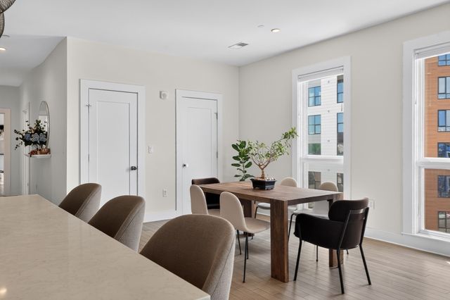 232 Old Colony Ave 506a, Boston, MA 02127