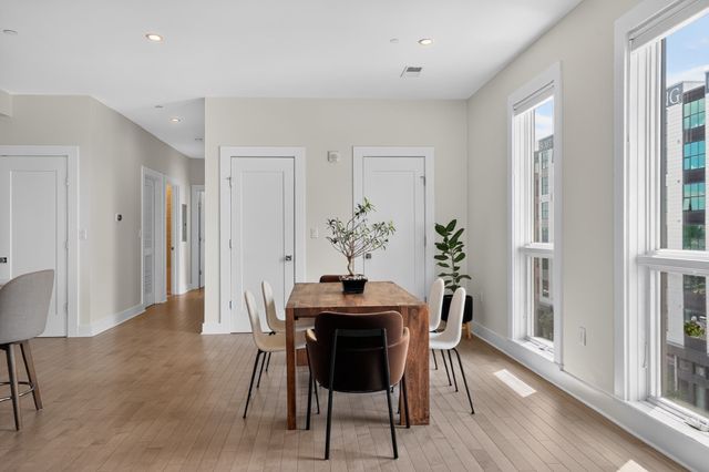 232 Old Colony Ave 506a, Boston, MA 02127
