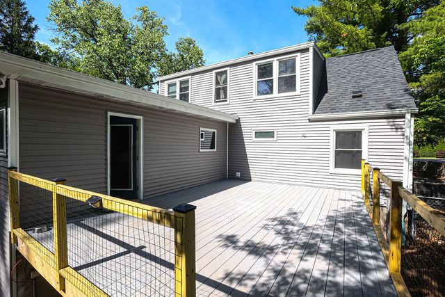 305 Glenice Parkway, Fox River Grove, IL 60021