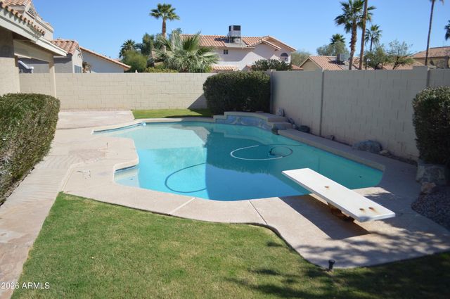 4235 E WINDMERE Drive, Phoenix, AZ 85048