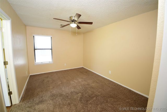 17603 S SANTE FE Street, Mounds, OK 74047