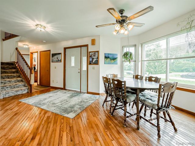 6398 High Valley Drive, White Lake, MI 48383