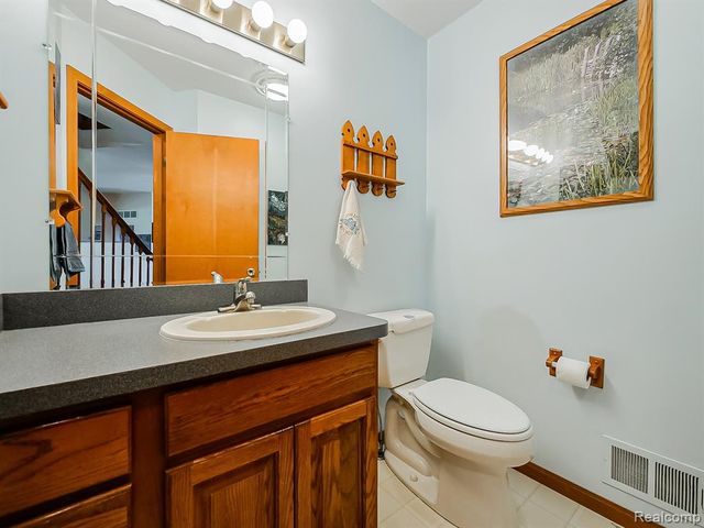 6398 High Valley Drive, White Lake, MI 48383