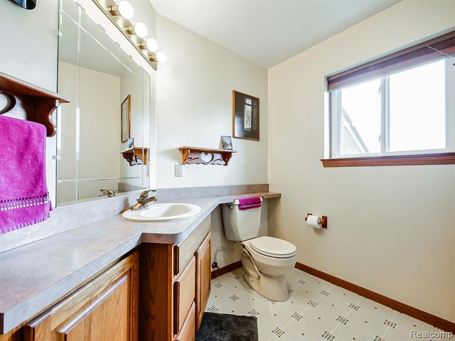 6398 High Valley Drive, White Lake, MI 48383