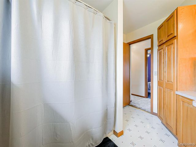 6398 High Valley Drive, White Lake, MI 48383