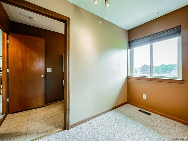 6398 High Valley Drive, White Lake, MI 48383