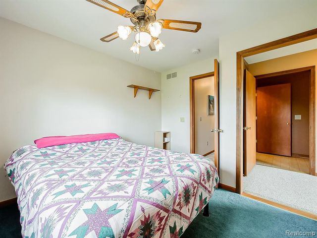 6398 High Valley Drive, White Lake, MI 48383