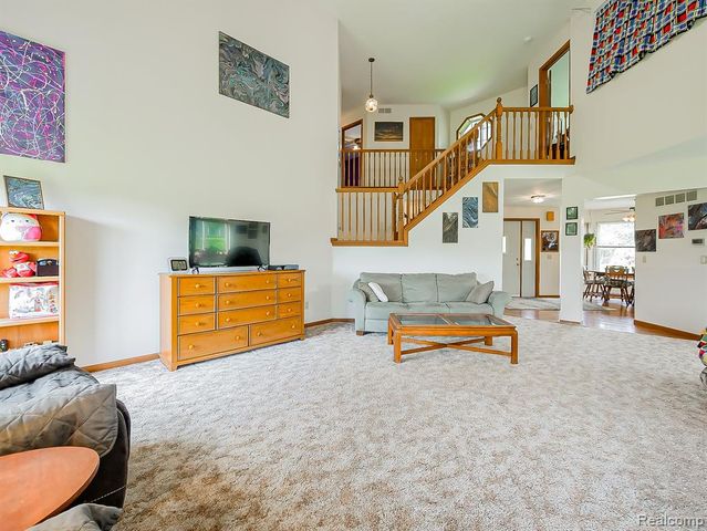 6398 High Valley Drive, White Lake, MI 48383