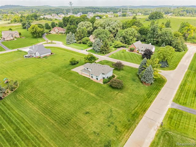 6398 High Valley Drive, White Lake, MI 48383