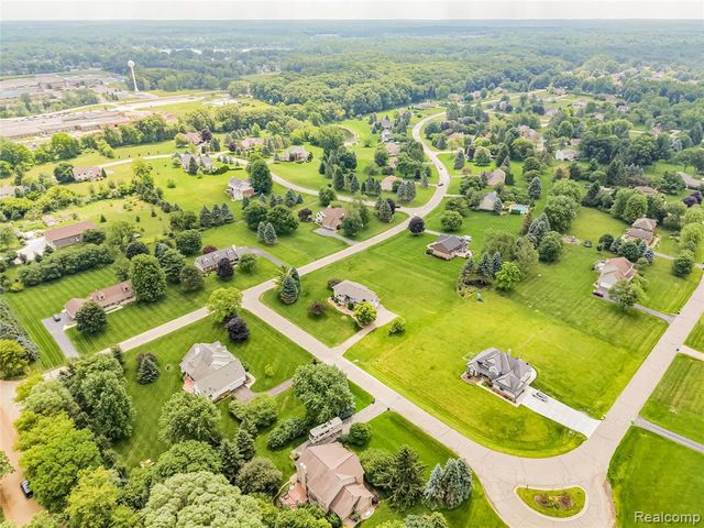 6398 High Valley Drive, White Lake, MI 48383