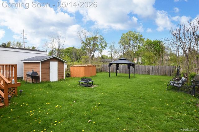 4301 Pengelly Road, Flint, MI 48507