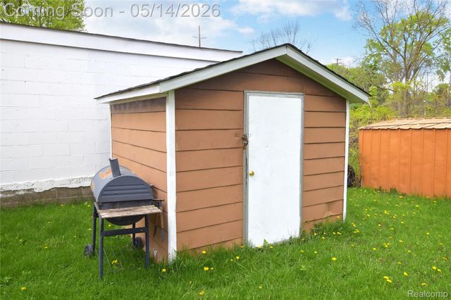 4301 Pengelly Road, Flint, MI 48507