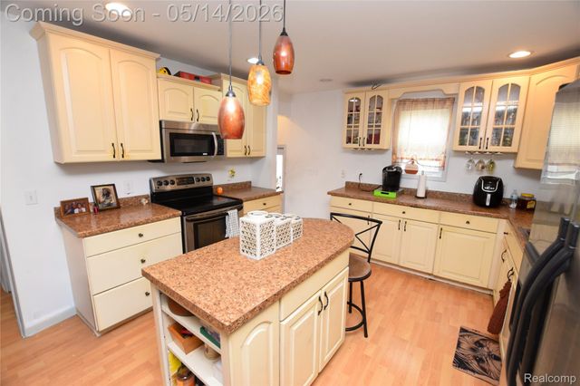 4301 Pengelly Road, Flint, MI 48507