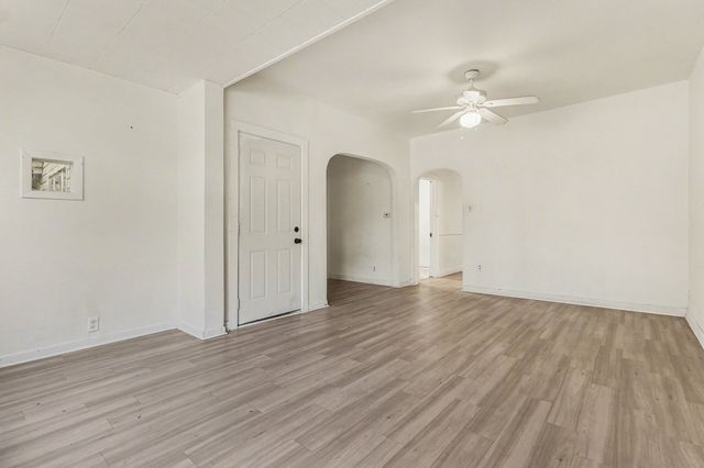 5032 W Gunnison Street, Chicago, IL 60630