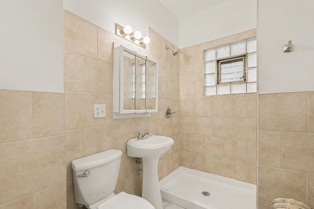 5032 W Gunnison Street, Chicago, IL 60630