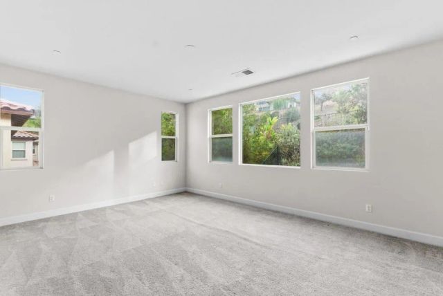 441 Adobe Estates Dr, Vista, CA 92083