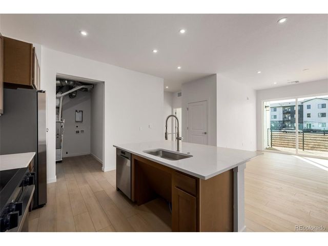 6153 N Ceylon St 3-106, Denver, CO 80249