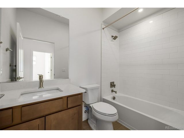 6153 N Ceylon St 3-106, Denver, CO 80249