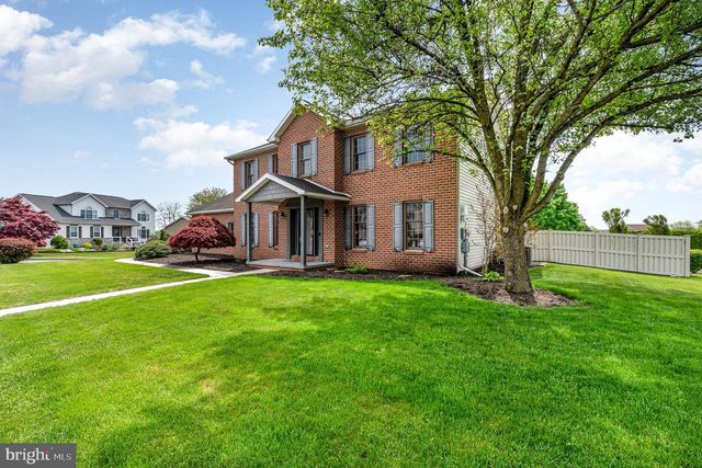 6809 DRAKE DR, Harrisburg, PA 17112