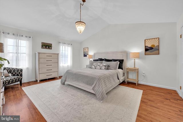 6809 DRAKE DR, Harrisburg, PA 17112