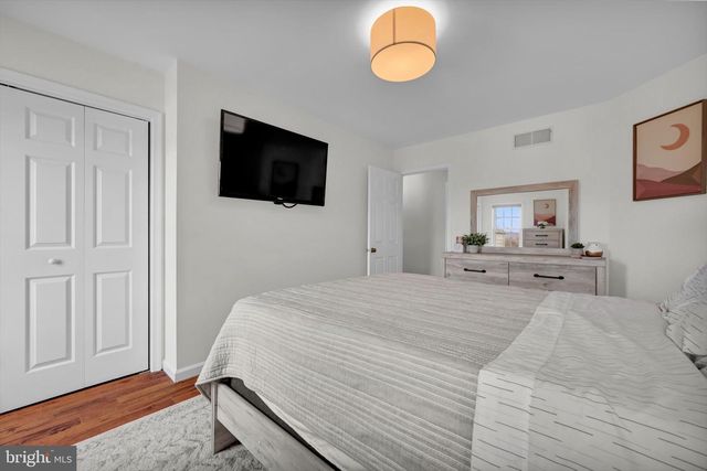 6809 DRAKE DR, Harrisburg, PA 17112