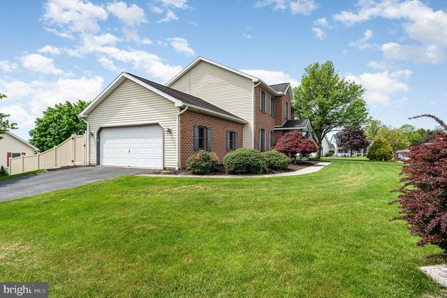 6809 DRAKE DR, Harrisburg, PA 17112