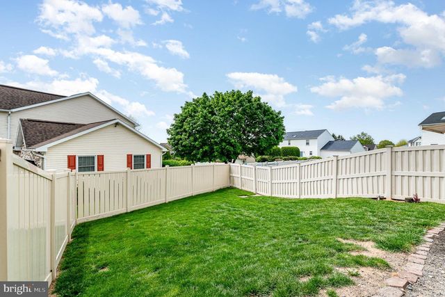 6809 DRAKE DR, Harrisburg, PA 17112