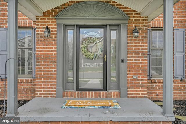 6809 DRAKE DR, Harrisburg, PA 17112