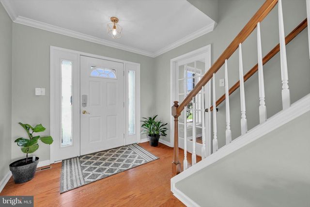 6809 DRAKE DR, Harrisburg, PA 17112