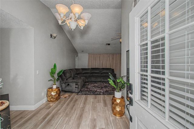 306 OAK TRACK RADIAL, Ocala, FL 34472