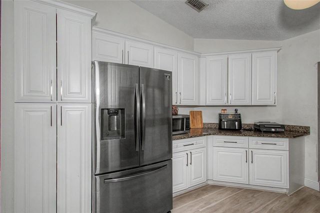 306 OAK TRACK RADIAL, Ocala, FL 34472