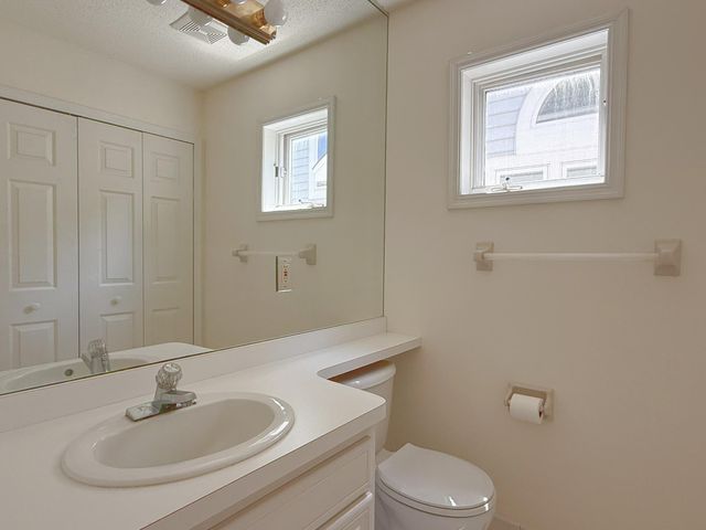 15575 17th Place N, Plymouth, MN 55447
