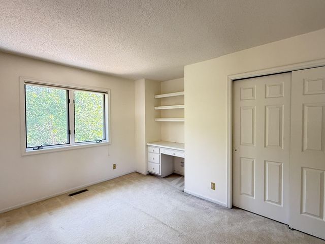 15575 17th Place N, Plymouth, MN 55447