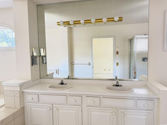 15575 17th Place N, Plymouth, MN 55447