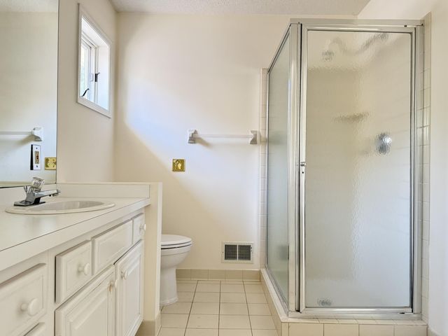 15575 17th Place N, Plymouth, MN 55447