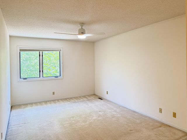 15575 17th Place N, Plymouth, MN 55447
