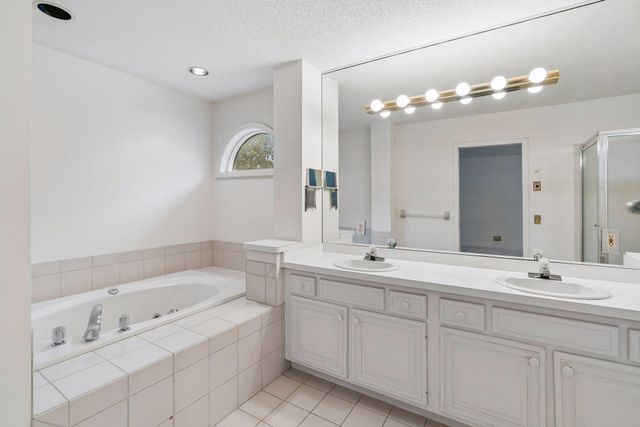 15575 17th Place N, Plymouth, MN 55447
