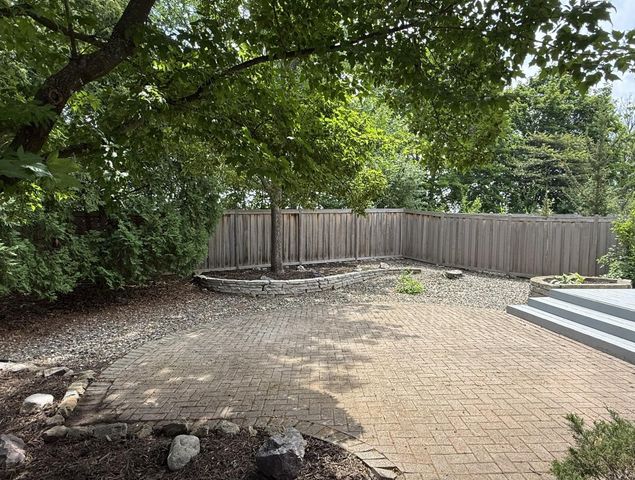 15575 17th Place N, Plymouth, MN 55447
