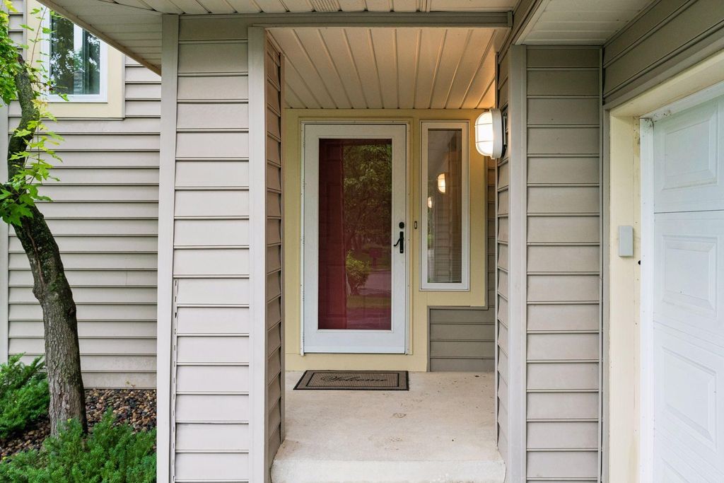 15575 17th Place N, Plymouth, MN 55447 — photo 2