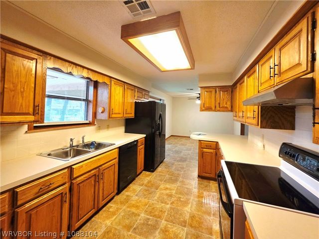 106 Patrick Lane, Poteau, OK 74953